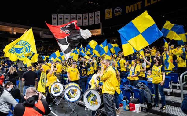 于是他们决 于是他们决