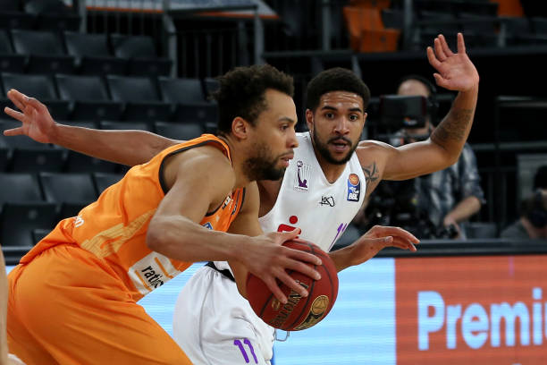 经过短暂治 经过短暂治