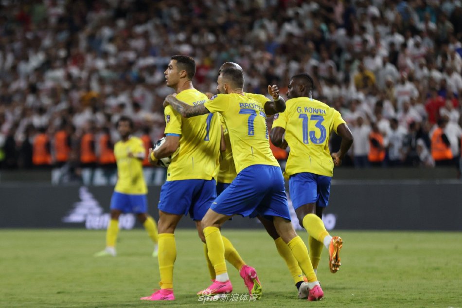 球员接连错 球员接连错